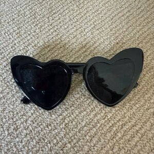 Black Heart-Shaped Sunglasses
